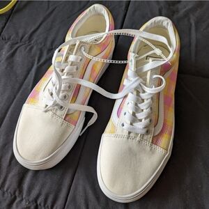 SOLD ELSEWHERE 🤑 Sneakers W Platform Pink and Yellow  Casual Style Size 8 NWT